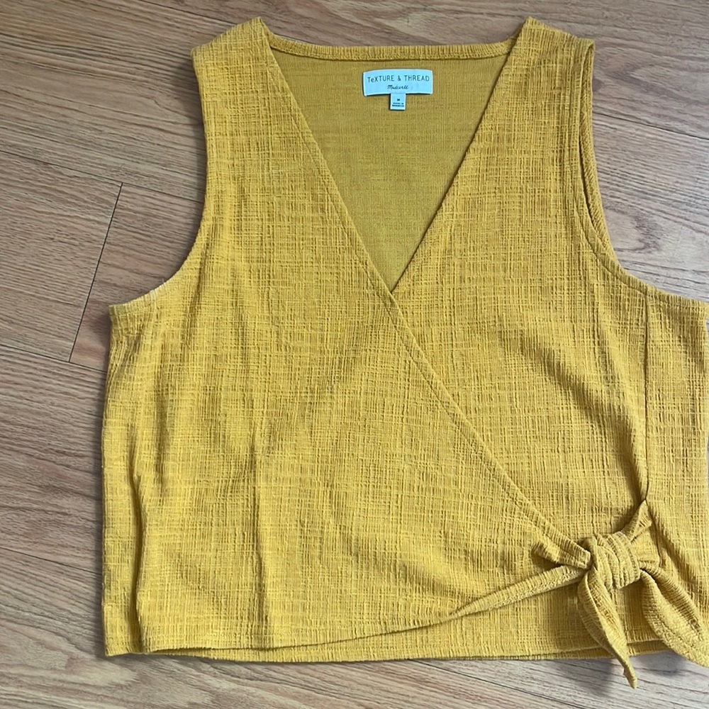 Texture & Thread Madewell Wrap Top Size M